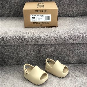 NEW YEEZY SLIDES